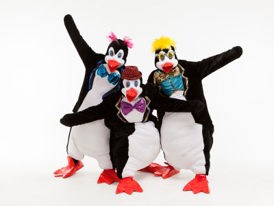 Пингвины, которые разыскивают сбежавших Снеговичков